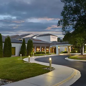 Hotel Courtyard Arrowood